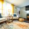 Cortez Chic! Private Heated Pool home, Cinema Room! - Bradenton