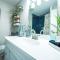 Cortez Chic! Private Heated Pool home, Cinema Room! - Bradenton