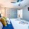 Cortez Chic! Private Heated Pool home, Cinema Room! - Bradenton