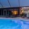 Cortez Chic! Private Heated Pool home, Cinema Room! - Bradenton