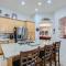 Phoenix Retreat with Heated Pool, Gas Grill and Yard! - 埃文代尔