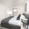 Solid Mirror Modern Riverside Home, Doncaster - 唐克斯特