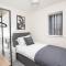 Solid Mirror Modern Riverside Home, Doncaster - 唐克斯特