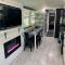 Pet Friendly, Experience this Unique tour bus conversion! - Клермонт