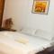 Lokal Hut Bed and Breakfast