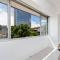 Stylish 2 bed Apartment metres from the Promenade - 开普敦