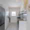 Stylish 2 bed Apartment metres from the Promenade - 开普敦