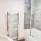 Spacious 4 Bedroom, Wi-Fi, 2 Gardens, Sleeps 8 - Amethyst - 剑桥