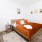 Solid Gold Garni Hotel