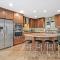 Executive Retreat by Cardo - Renovated, Spacious