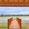 Lakefront Gem on 32-Acre Lot in Angleton! - انغلتون