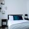 Sterling Stylish 2 bedroom Central Modern Apartment