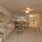 Sun Eagle Condo! Cozy condo with workspace and community pool! - برادنتون