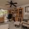 Sun Eagle Condo! Cozy condo with workspace and community pool! - برادنتون