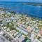Sea Site Retreat Unit B! Great attractions nearby! Short walk to the beach!