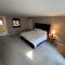 Serene Stay - Stylish House Close to NYC