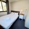 Huge Home, 9 Bed, 6 Bath, Sleeps 22, Central Location, Walk to Shops