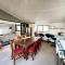 Huge Home, 9 Bed, 6 Bath, Sleeps 22, Central Location, Walk to Shops
