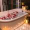LoveNest - Hot tub & Fireplace - Warm, cozy & relaxing - Grenville-sur-la-Rouge