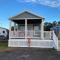 Surf City 2BR Park Home with Waterfront View and Parking - 瑟夫城