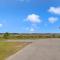 Surf City 2BR Park Home with Waterfront View and Parking - 瑟夫城