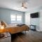 Surf City Serene Waterfront Vacation Home