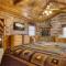 Top of the World 2 Bedroom 2 Bath Cabin between Pigeon Forge and Gatlinburg