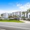 Beachside 3-Bed with BBQ, Pool, Gym & Tennis Court - Marcoola