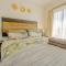Cosy Butterfly Comforts 2 Bed Top Floor Unit