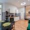 Central 2 BR Flat in trendy area / Self check-in