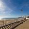 Amazing penthouse on the beach, sea views, WIFI, airconditioning and parking