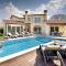 Villa Santa Domenica near Poreč with play room, beautiful tavern & garden