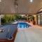 5br villa with pool - Kinross