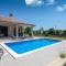Charming villa Martina with pool near Pula and Rabac by WiiBuk - 马尔卡纳