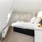 Modern 2 bedroom flat for 4 in Greater London