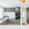 Luxury 2 Bedroom Apartment with AC and Parking - Кембридж