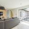 Luxury 2 Bedroom Apartment with AC and Parking - Кембридж