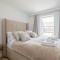 Luxury 2 Bedroom Apartment with AC and Parking