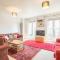 Charming & Spacious House With FREE PARKING