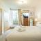 Charming & Spacious House With FREE PARKING