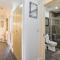 Charming & Spacious House With FREE PARKING
