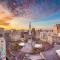 CozySuites l Roomy 1BR, Monument Circle, Indy - انديانابوليس