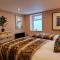 Hamilton-The Alexander suite luxury holiday let's - Scorton