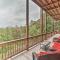 Long-Range Views Game Room Fire Pit Pets - 蓝岭