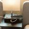 Stylish-2BR, Boutique property, 5min to ManAirport
