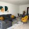 Populo Beach Villa, Walk to Beach, Air Conditioning and Heating, near Ponta Delgada