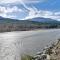 Riverfront Home with Deck, Near Mount Rainier! - باكوود