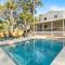 1st Block E Hudson - Green Wave - Newly Remodeled - Pool and Hot Tub - Ideal Central Location