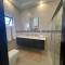 Hideaway Chateau Pyramid Point - Stanmore Grove