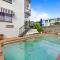 Great Location 1-Bed with Pool by Briner Beach - Alexandra Headland